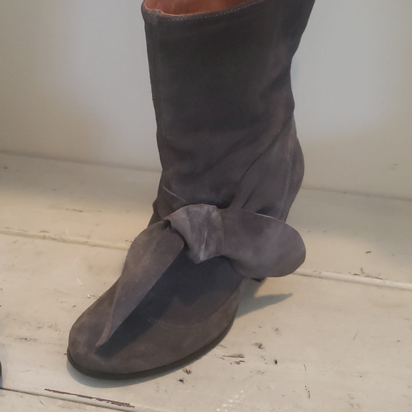 Steve madden gray suede knotted boots - Picture 9 of 15